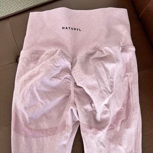 Naturyl by Nikyee leggings